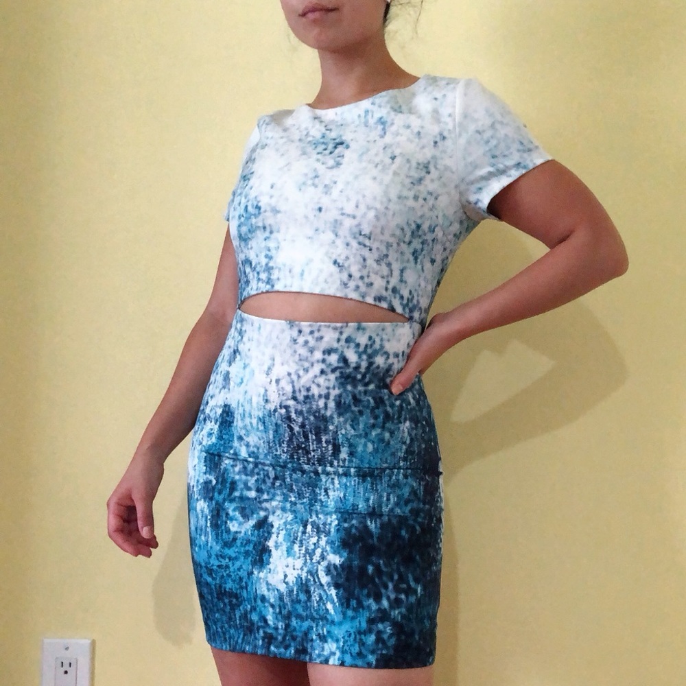 Gorgeous Blue Patterned Pseudo Cropped Dress
